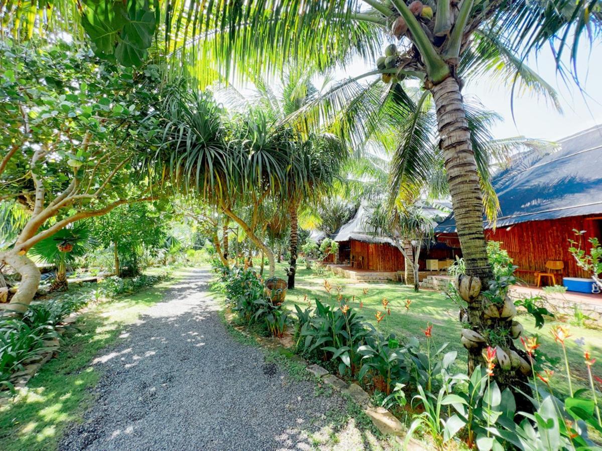 Me Bungalow Beach Resort 潘切 外观 照片