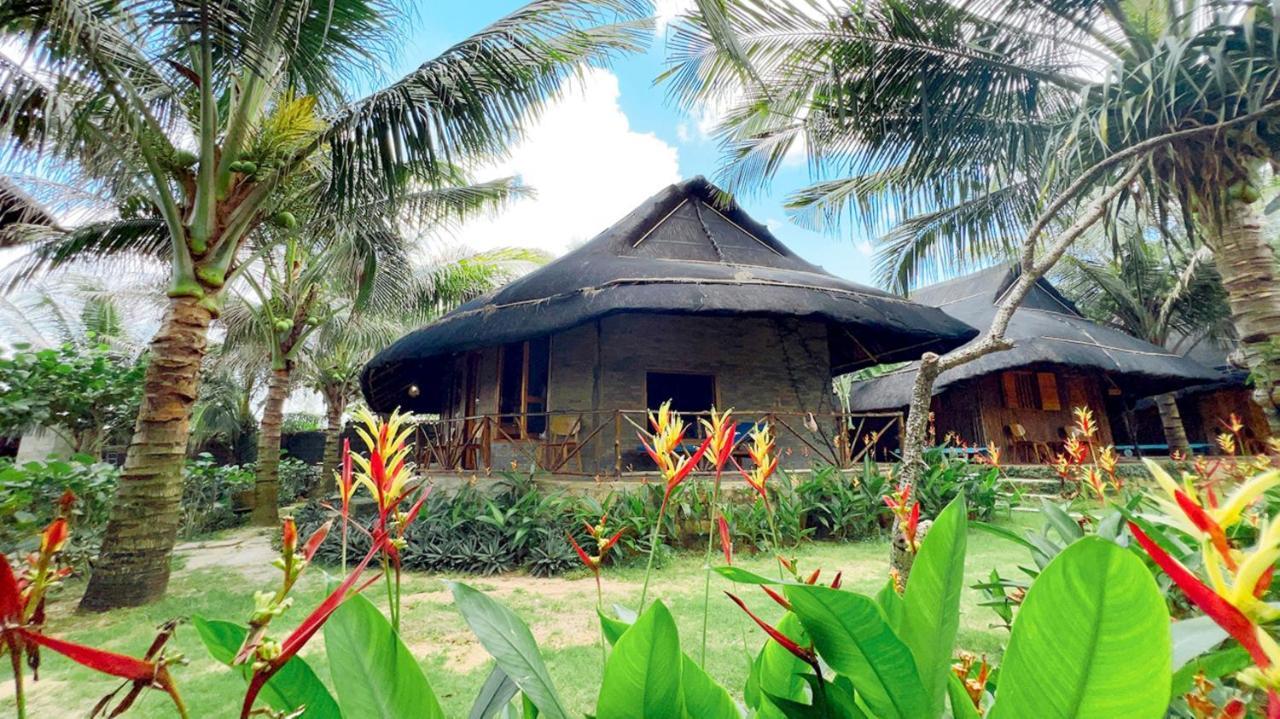 Me Bungalow Beach Resort 潘切 外观 照片