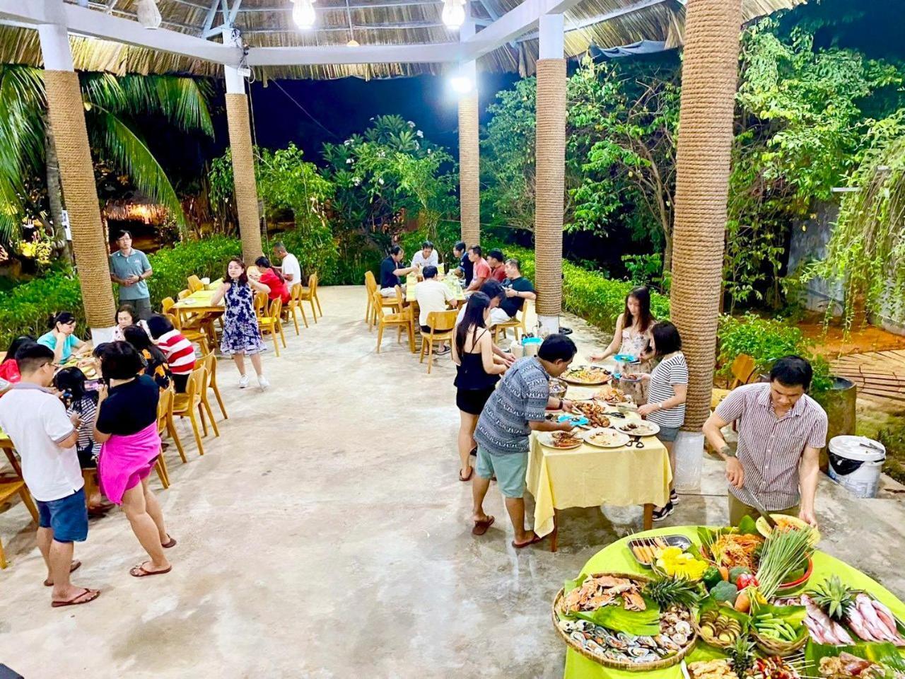 Me Bungalow Beach Resort 潘切 外观 照片