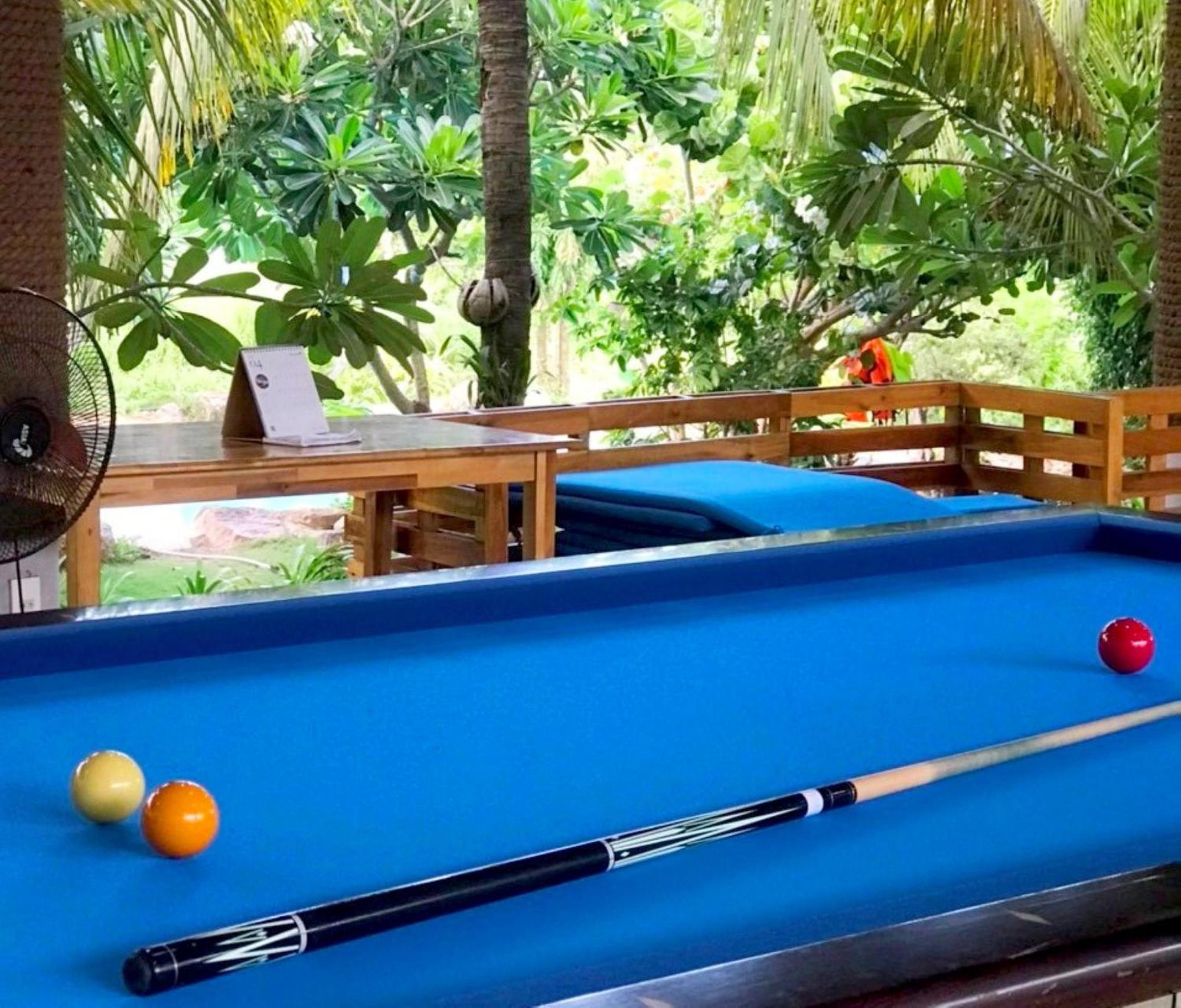 Me Bungalow Beach Resort 潘切 外观 照片