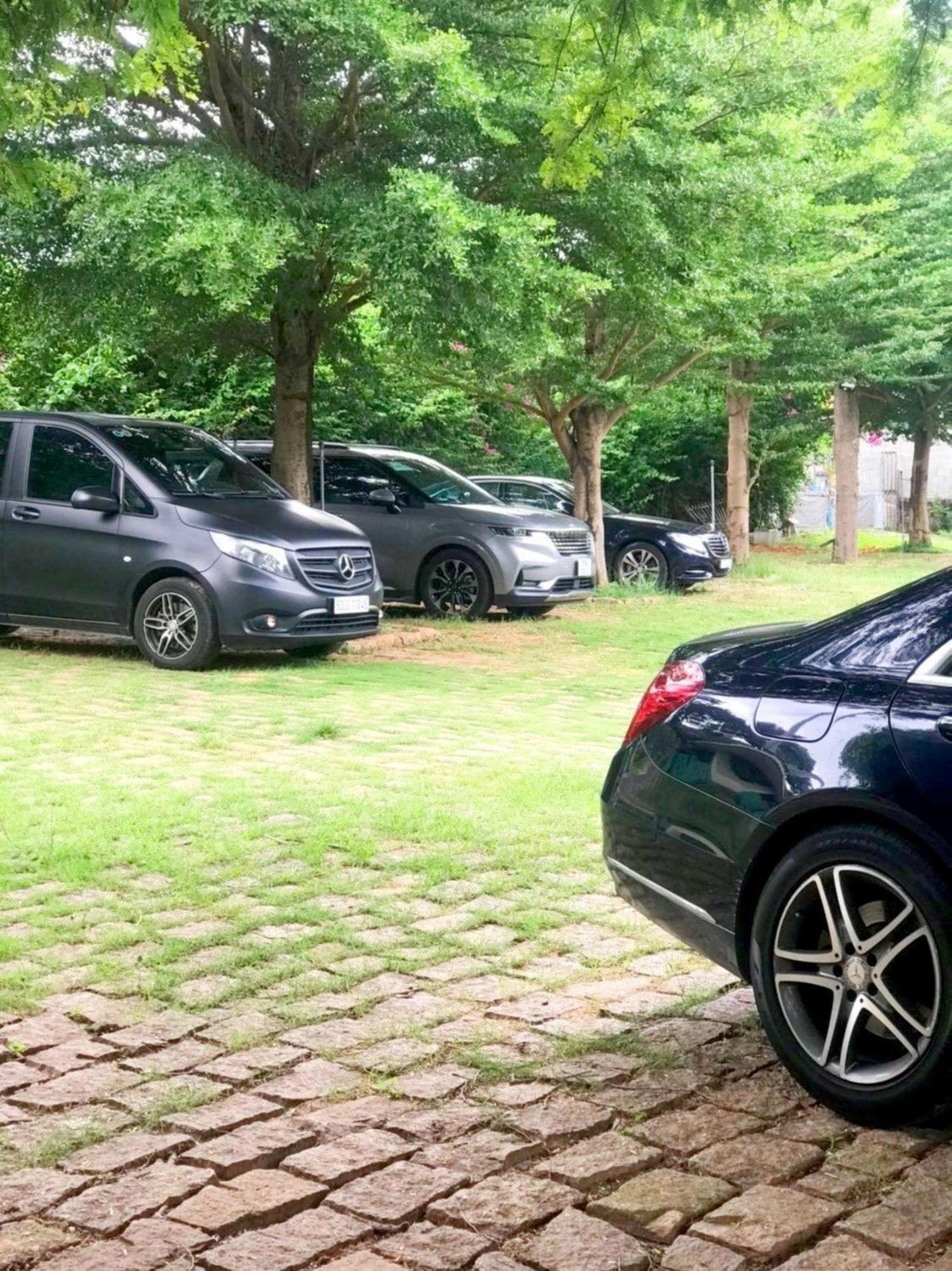 Me Bungalow Beach Resort 潘切 外观 照片