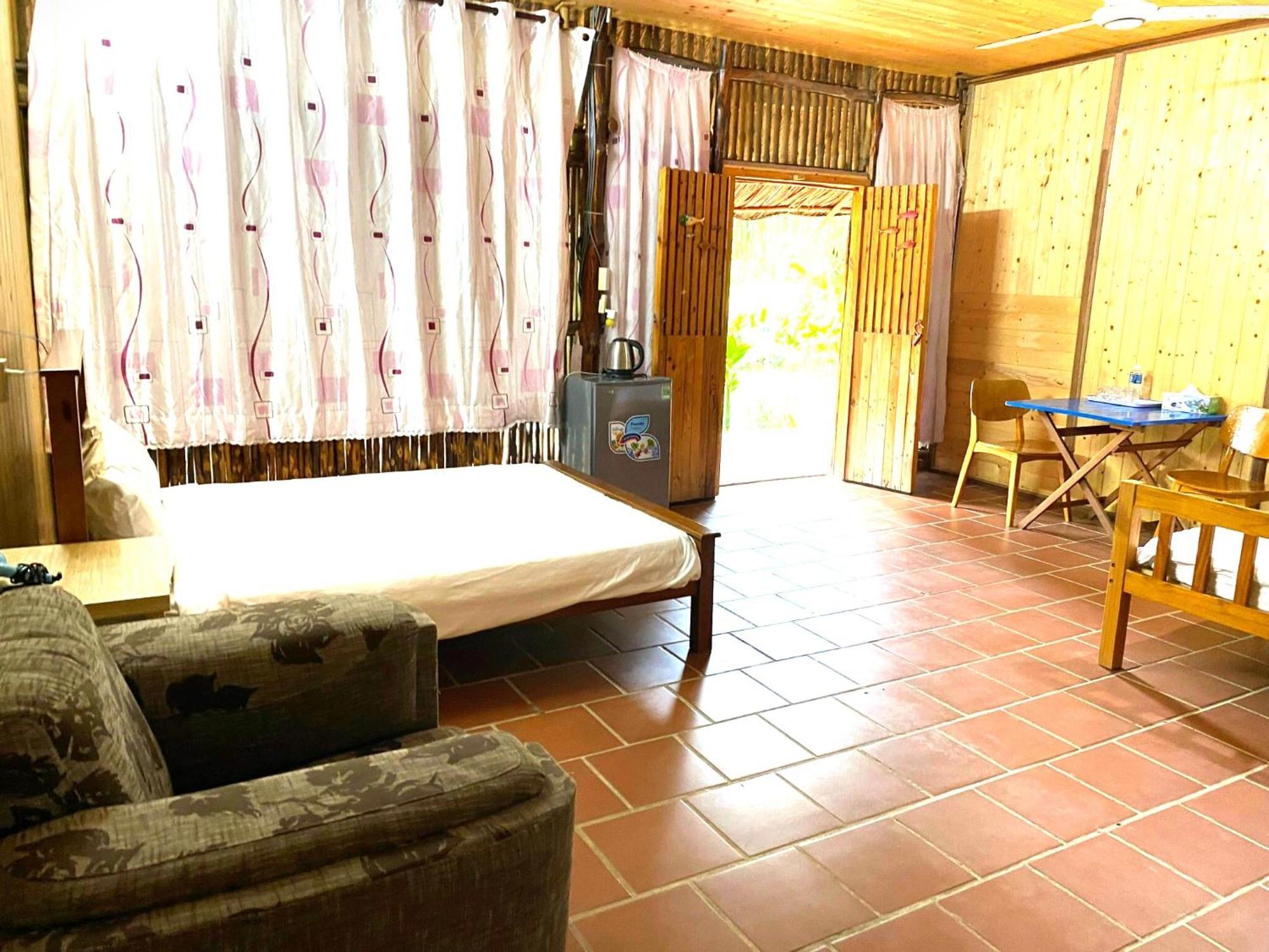 Me Bungalow Beach Resort 潘切 外观 照片